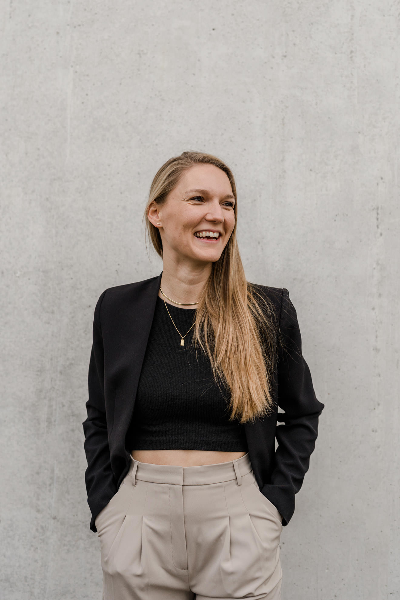 Veronika ist Gründerin von OHNORD website studio und macht minimalistische Websites